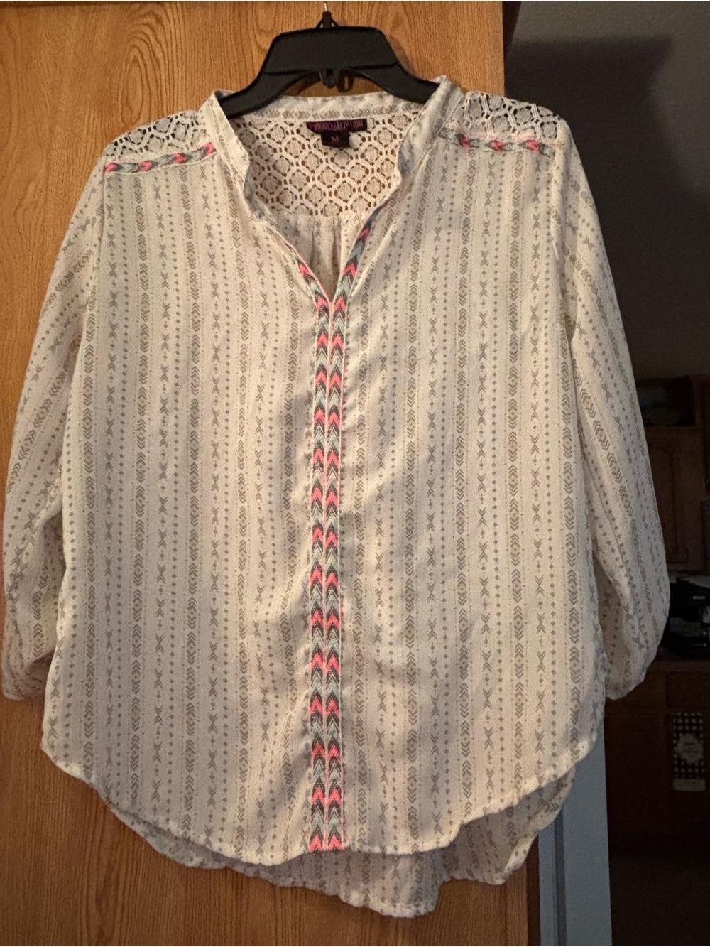 Rock & Roll Cowgirl White Lace-Back Peasant Blouse with Pink Accent